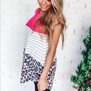 NEW ✨ color block top animal print